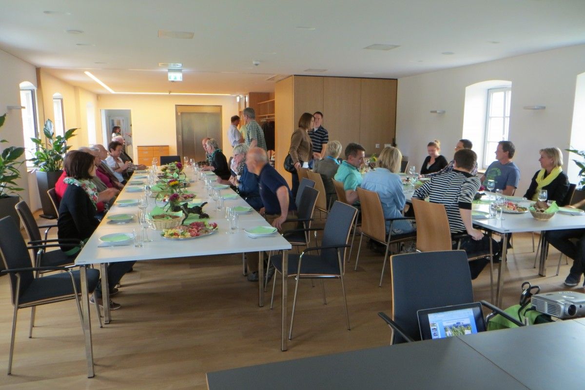 Weinprobe mit dem Kehlbergwinzerverein Rottendorf e.V. am 17.05.2014 im Wasserschloß